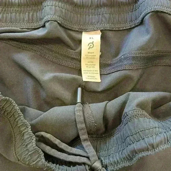 PELOTON Men’s Shorts Size XL in Good Condition - Picture 3 of 4